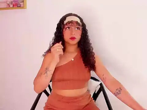 Sofiapassionne online show from November 12, 1:04 pm