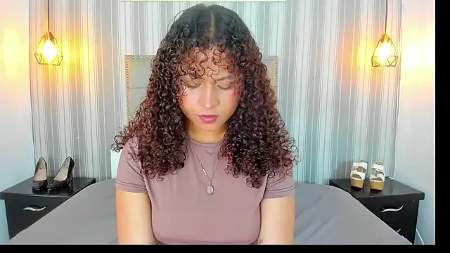 Snapshot of Sofiapassionne chatting on June 21, 2:56 pm Sofiapassionne online show from June 21, 2:56 pm