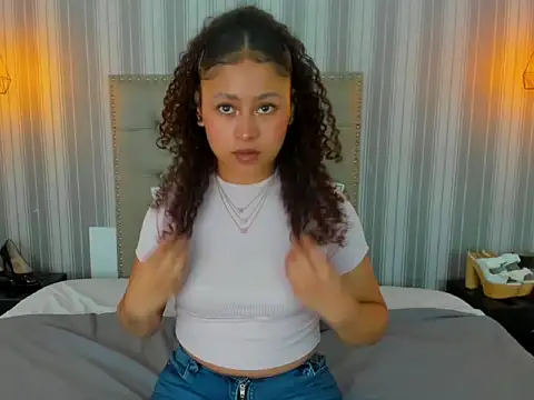 Sofiapassionne online show from April 14, 1:38 pm