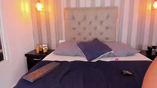 Sofiapassionne online show from October 17, 12:40 pm