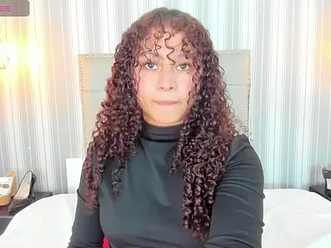 Sofiapassionne online show from February 8, 2:59 pm