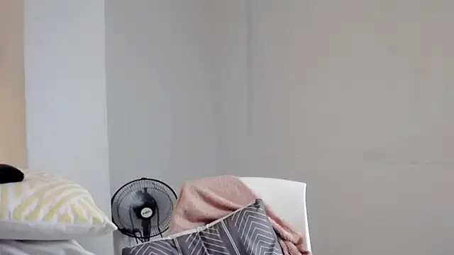 Dulce  Lovee online show from September 25, 11:49 am