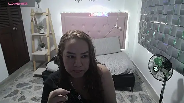 Dulce  Lovee online show from December 20, 7:17 pm