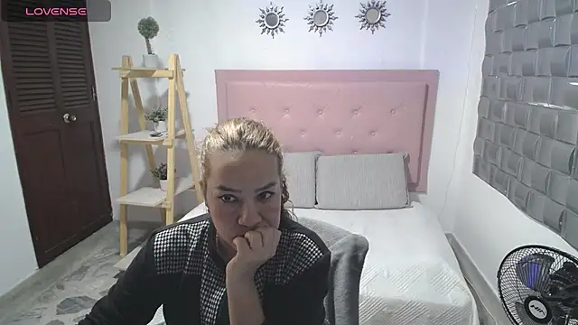 Dulce  Lovee online show from November 13, 12:09 pm