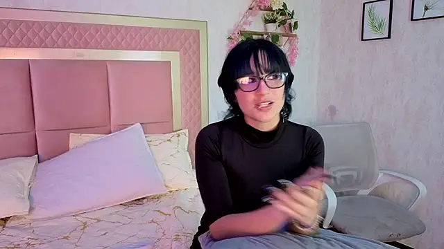 RobinBennett online show from October 18, 1:57 pm