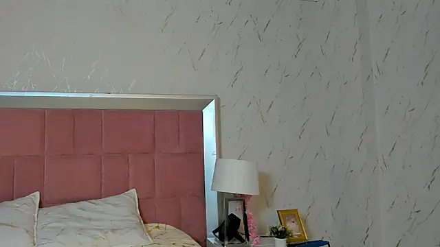 RobinBennett online show from November 10, 2:49 am