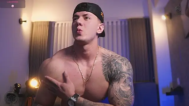 Thomas Falcon online show from October 28, 12:11 am