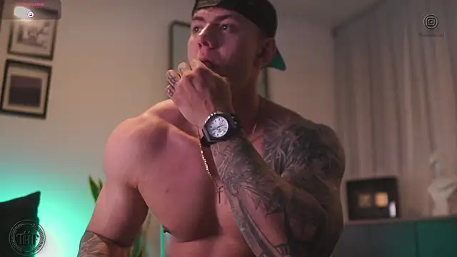 Thomas Falcon online show from November 11, 11:09 pm