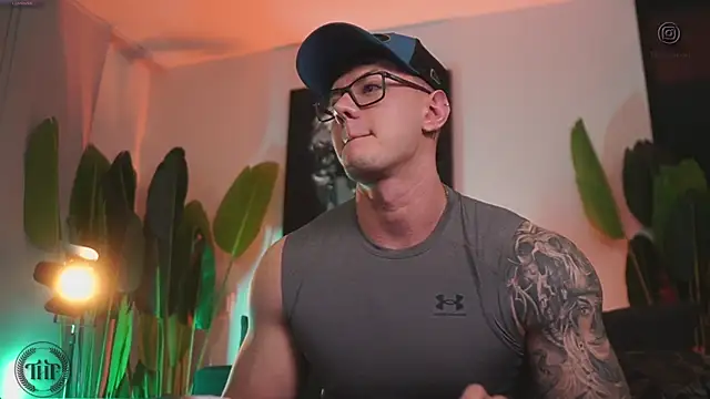 Thomas Falcon online show from November 23, 12:31 am