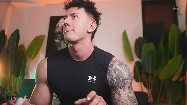 Thomas Falcon online show from November 25, 11:48 pm