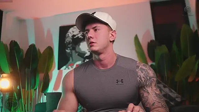 Thomas Falcon online show from November 15, 12:58 am