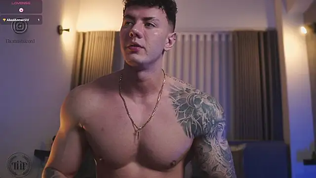 Thomas Falcon online show from November 2, 1:21 am