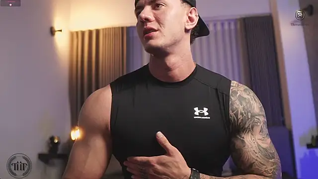 Thomas Falcon online show from October 22, 1:27 am