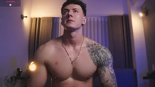 Thomas Falcon online show from October 28, 10:31 pm