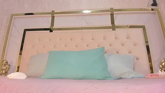 Cameron Hearts online show from December 14, 12:33 pm