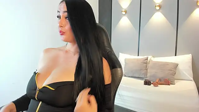 ashly moonn online show from March 6, 12:33 pm