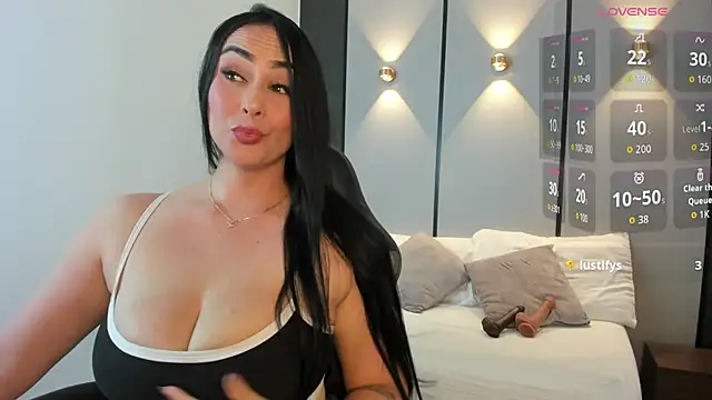 ashly moonn online show from May 6, 12:31 pm