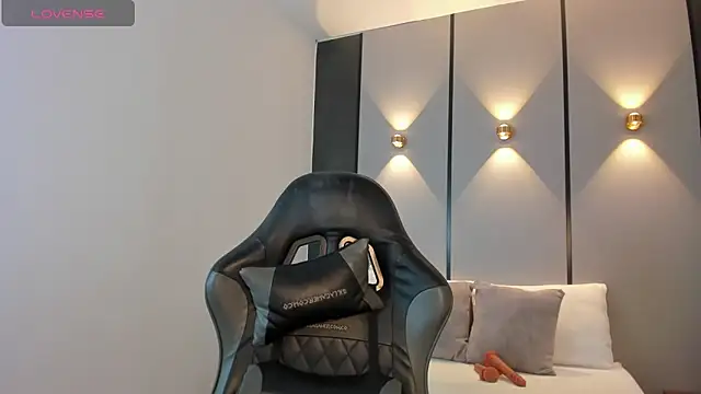 ashly moonn online show from February 9, 12:14 pm