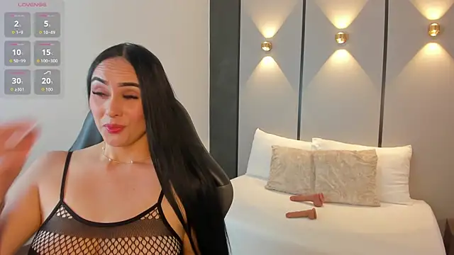 Snapshot of ashly_moonn chatting on December 15, 12:22 pm ashly moonn online show from December 15, 12:22 pm