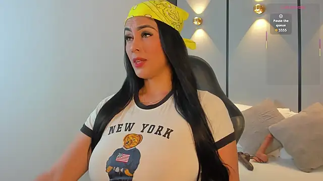 Snapshot of ashly_moonn chatting on June 12, 12:36 pm ashly moonn online show from June 12, 12:36 pm