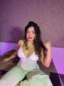 Snapshot of Salomeferreira_ chatting on September 27, 4:57 pm Salomeferreira online show from September 27, 4:57 pm