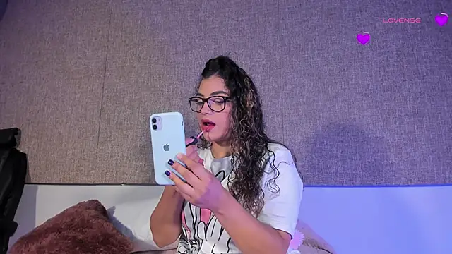 Salomeferreira  online show from October 20, 4:29 pm