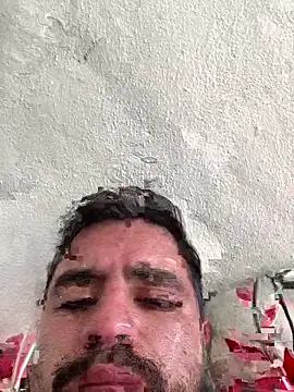 Snapshot of aalvaro98 chatting on November 30, 5:36 pm aalvaro98 online show from November 30, 5:36 pm