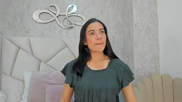 Skylerwhite02 online show from November 8, 7:50 pm