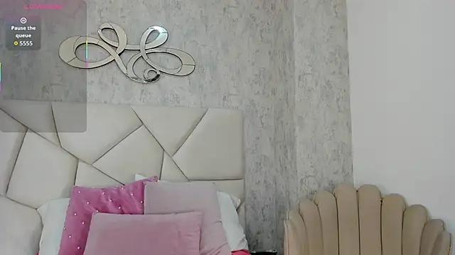 Skylerwhite02 online show from October 29, 7:57 pm