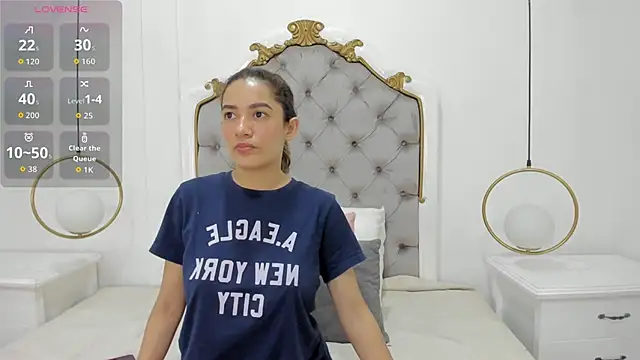 Skylerwhite02 online show from May 9, 3:43 am