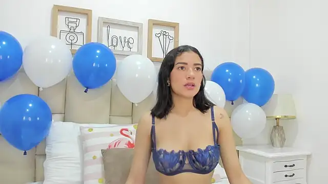 Skylerwhite02 online show from February 4, 8:26 pm