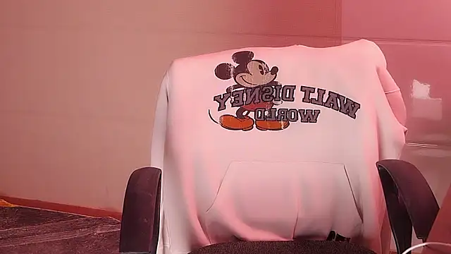 Snapshot of Ozzy_boy86 chatting on October 3, 1:12 pm Ozzy boy86 online show from October 3, 1:12 pm