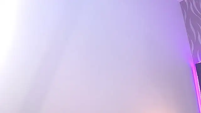 TINNATAYLOR online show from May 12, 4:24 pm