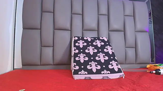 kissme luna online show from November 12, 7:07 pm