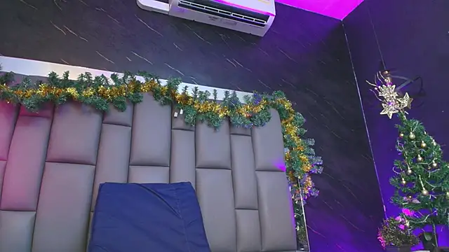 kissme luna online show from December 4, 7:13 pm