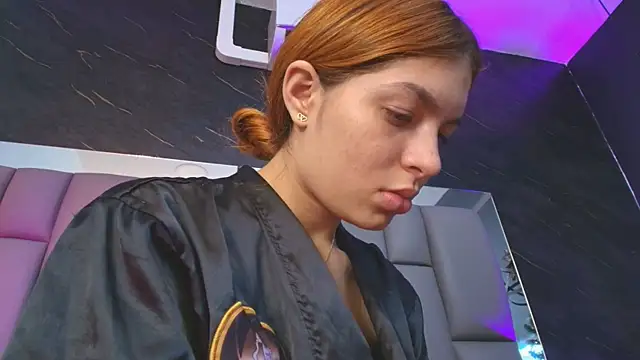 kissme luna online show from November 26, 7:25 pm