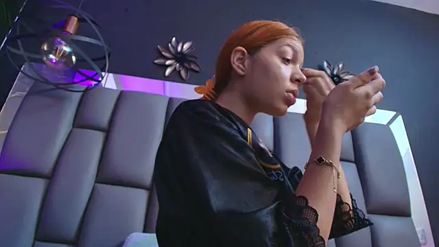 kissme luna online show from November 7, 7:07 pm