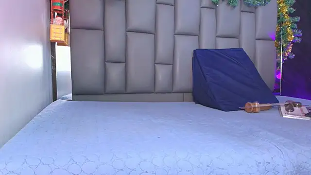 kissme luna online show from December 3, 7:02 pm