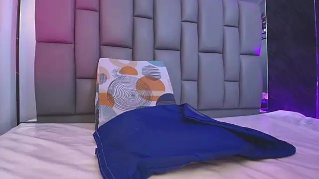 kissme luna online show from November 13, 7:07 pm