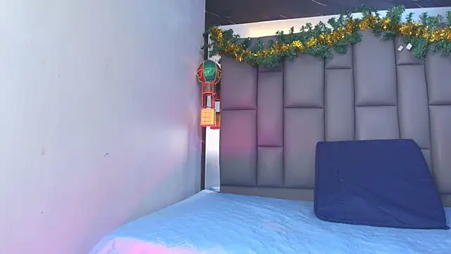 kissme luna online show from December 2, 7:04 pm