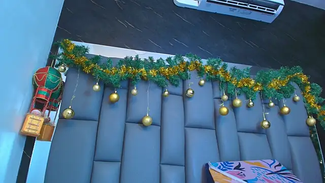 Snapshot of kissme_luna chatting on December 16, 7:07 pm kissme luna online show from December 16, 7:07 pm