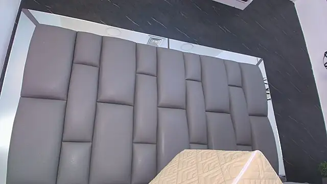 Snapshot of kissme_luna chatting on February 13, 7:03 pm kissme luna online show from February 13, 7:03 pm