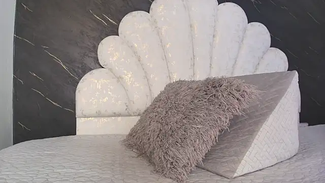 kissme luna online show from March 16, 7:05 pm