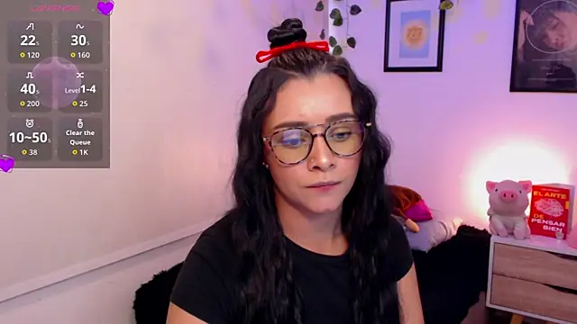 MarilynWhite  online show from October 23, 10:30 pm