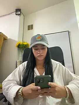 MarilynWhite  online show from October 25, 3:49 am