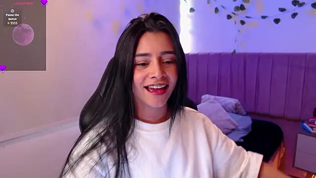 MarilynWhite  online show from January 15, 8:01 pm