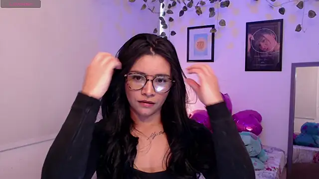 MarilynWhite  online show from October 11, 8:43 pm