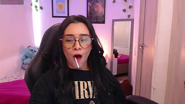 MarilynWhite  online show from October 7, 7:04 pm