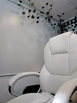 MarilynWhite  online show from November 24, 2:00 am