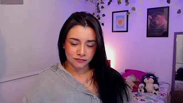 MarilynWhite  online show from October 13, 7:43 am